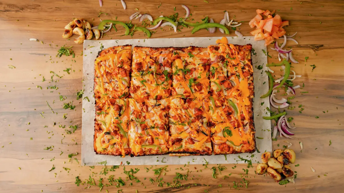 TANDOORI PIZZA